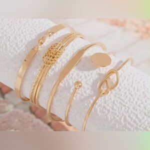 NEW 5 Piece Gold Tone Bangle Bracelet Set